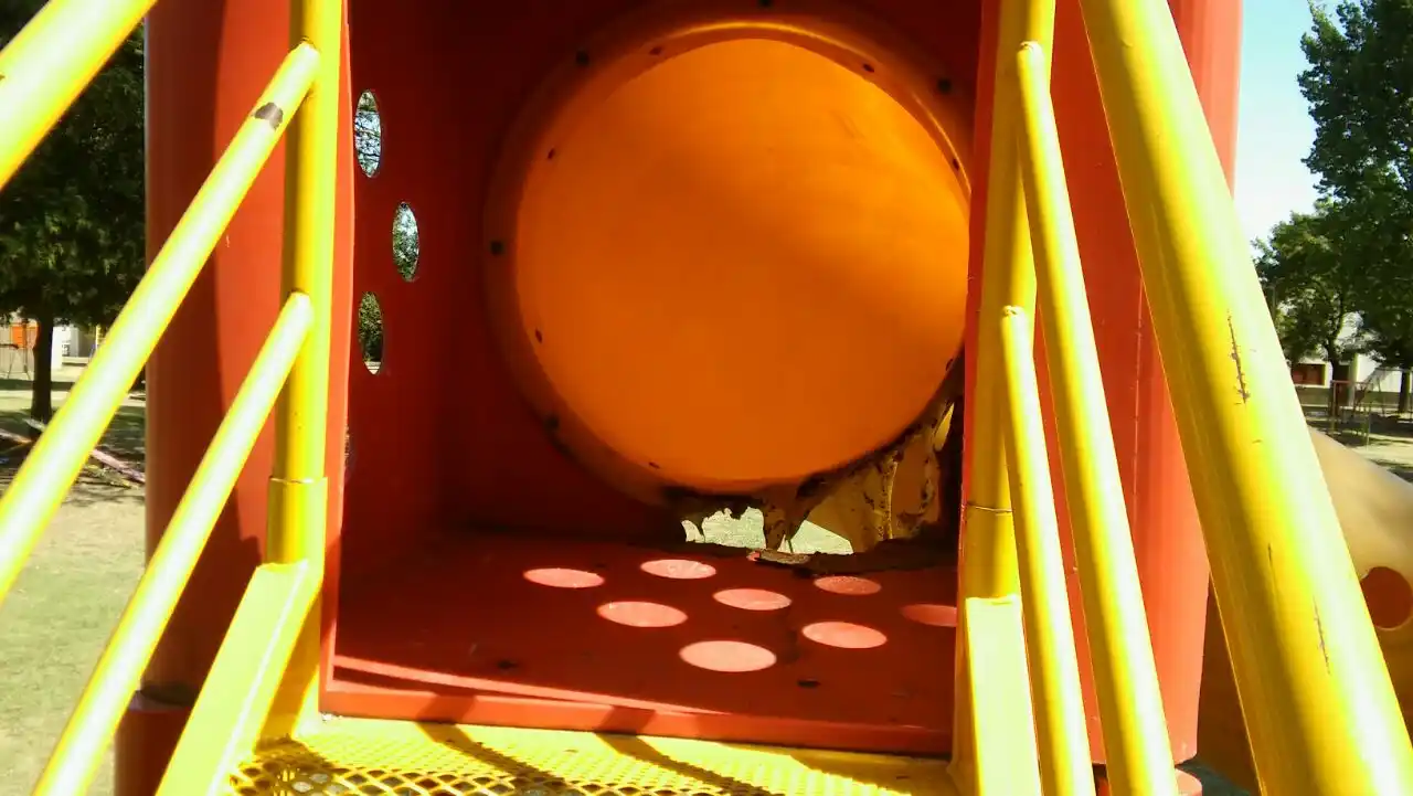 Vandalismo en el Parque Evita de Crespo