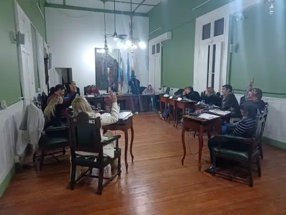 Revés para el oficialismo en el Concejo: rechazaron la reasignación de fondos para el Barrio 100 Viviendas