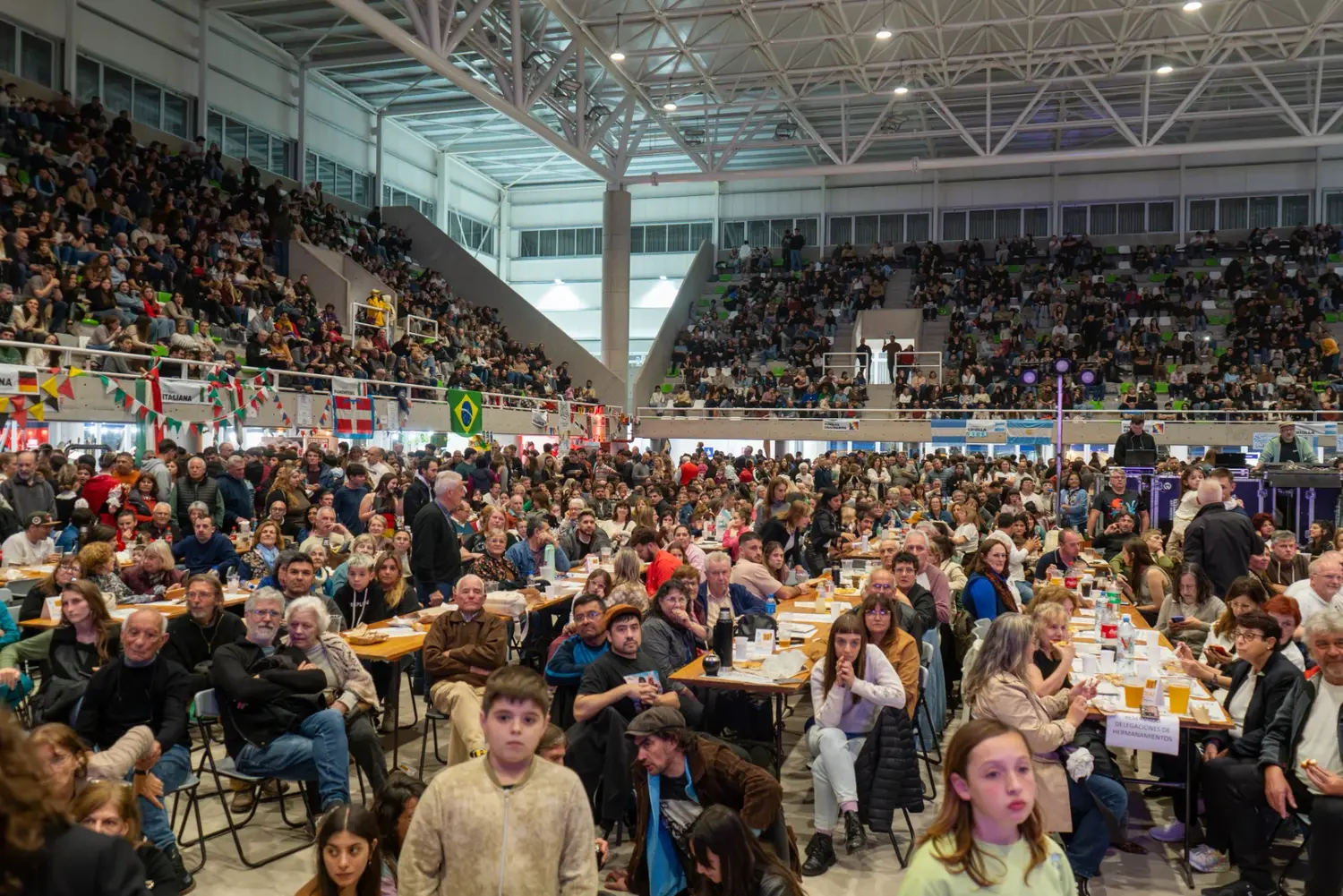 Miles de rafaelinos celebraron los 145 años de Rafaela en una histórica Fiesta de las Culturas