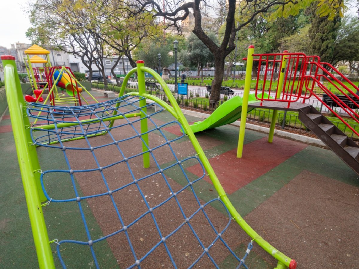 Inauguraron la Plaza Colón luego de nueve meses de remodelación
