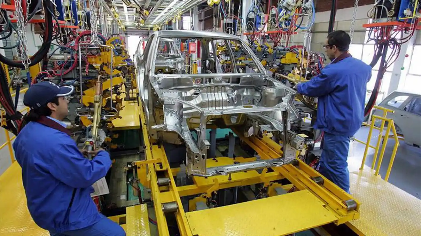 Cayó la producción de autos casi un 20% en junio