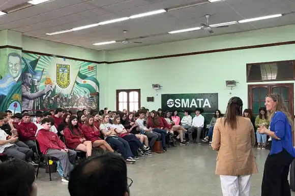 La empresa Atalaya dialogó con estudiantes secundarios sobre los primeros pasos laborales