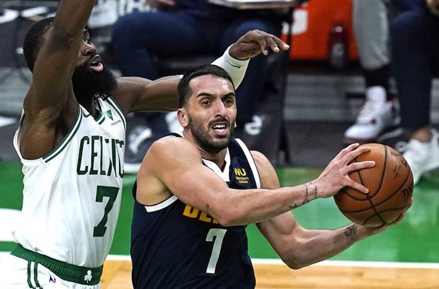 Campazzo, con flechita para arriba: titular por primera vez y una de las figuras de Denver pese a la derrota