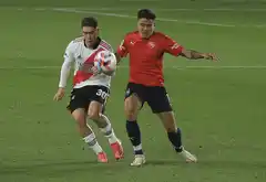 Independiente sacó ventaja y River lo atropelló hasta llegar al merecido empate
