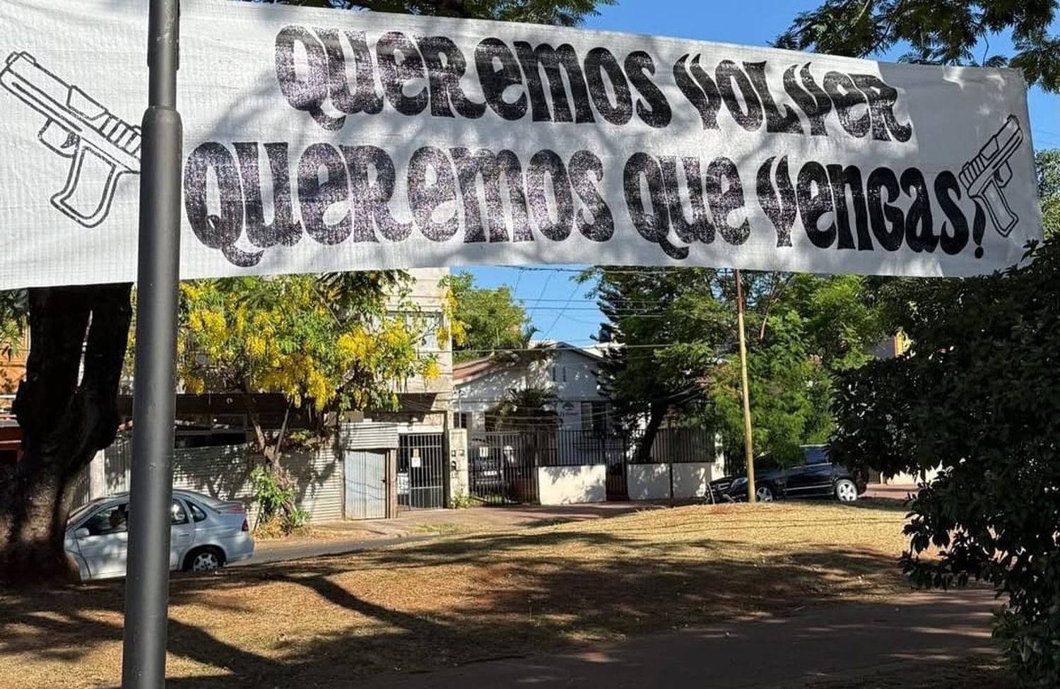 Detuvieron en Misiones a dos sospechosos por haber colgado pasacalles de Newell's en Posadas