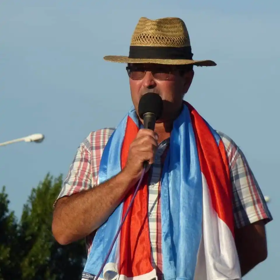 Fabio Schneider duro con Rogelio Frigerio