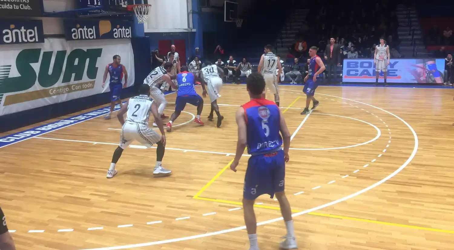 Peñarol brilló y aplastó a Biguá en el debut de Leo Gutiérrez