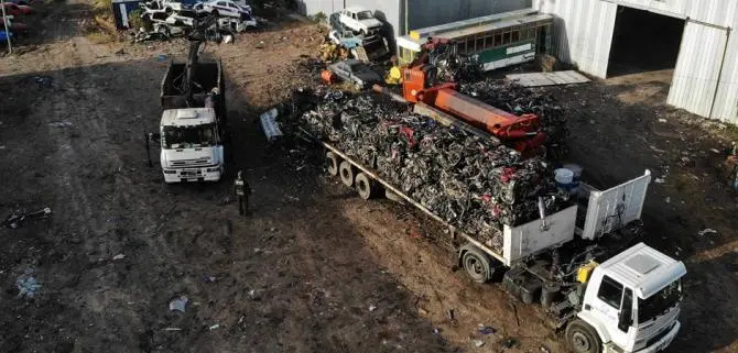 Compactarán 291 autos y 692 motos secuestrados en el paraje Santa Paula