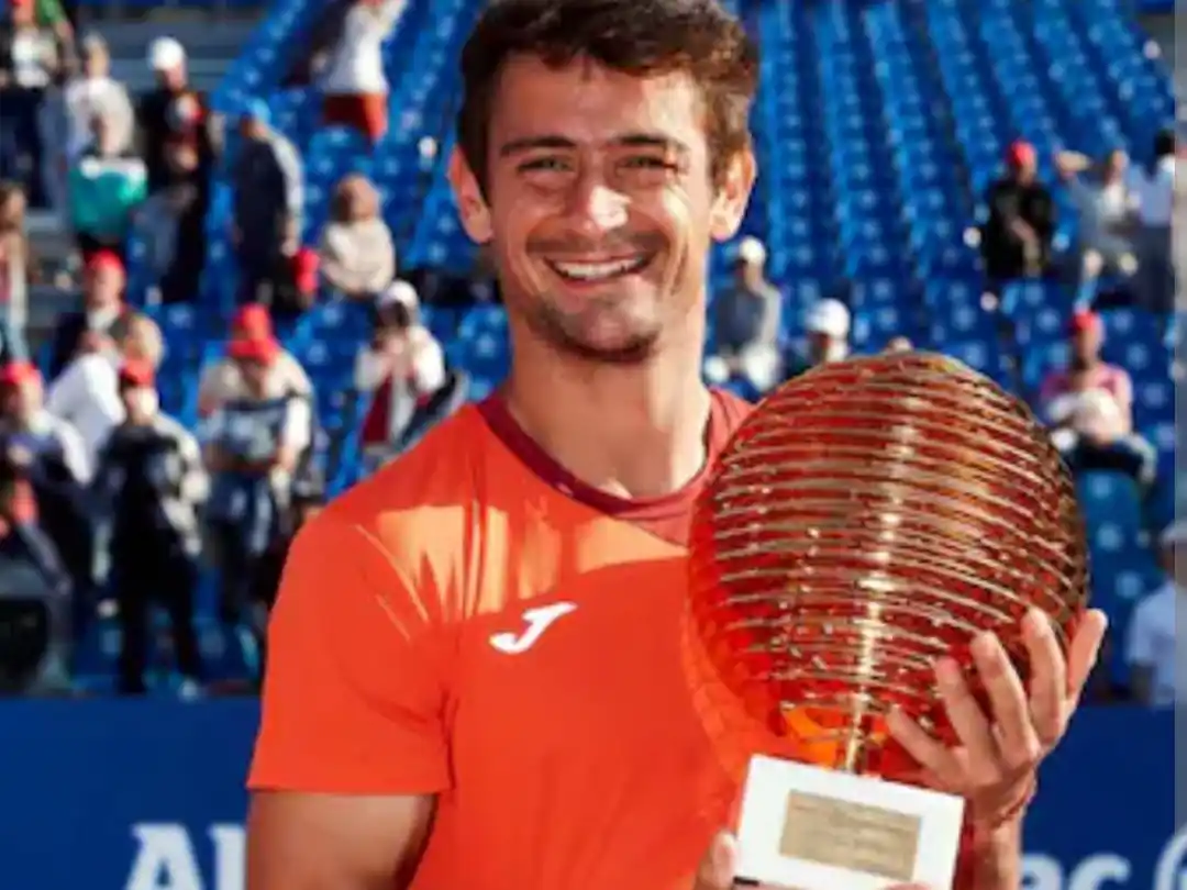 Mariano Navone se consagró campeón en Bucarest y consiguió su primer título ATP. Foto: Reuters