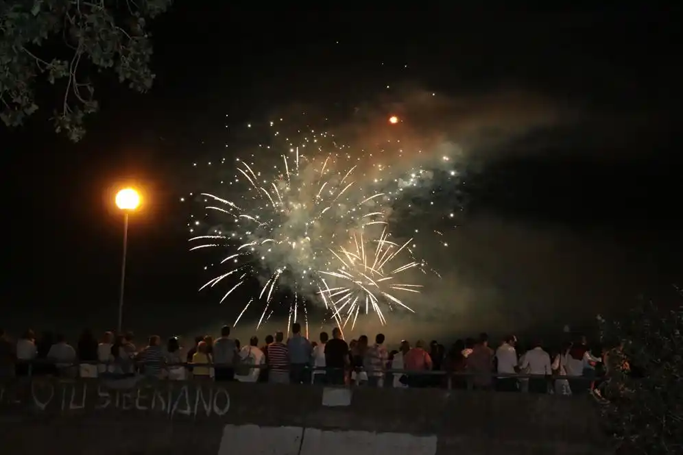 En el Lago del Fuerte, Tandil le dio la bienvenida al nuevo año