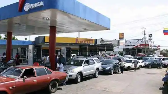 COLECTIVO EN LARA secuestra a dirigente chavista y luego aparece detenida por «denunciar mafias de la gasolina»
