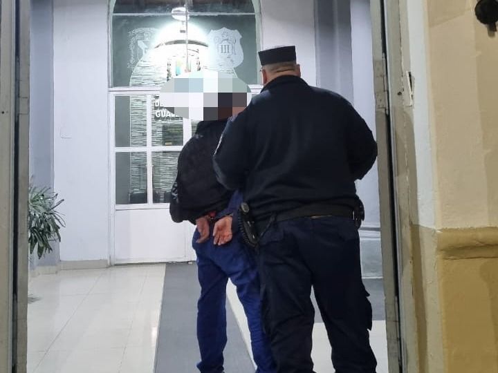 Detenido por violencia familiar: agredió a su ex pareja y a sus hijas menores