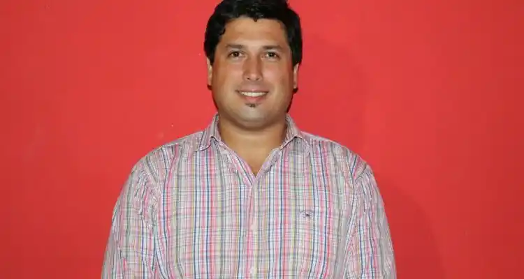 Doble comando para Contreras