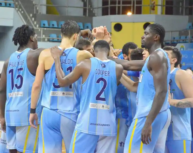 La Unión perdió con Obras
y se terminó su temporada