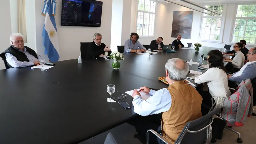 El Presidente analiza con Cafiero y ministros la extensión del aislamiento hasta mayo