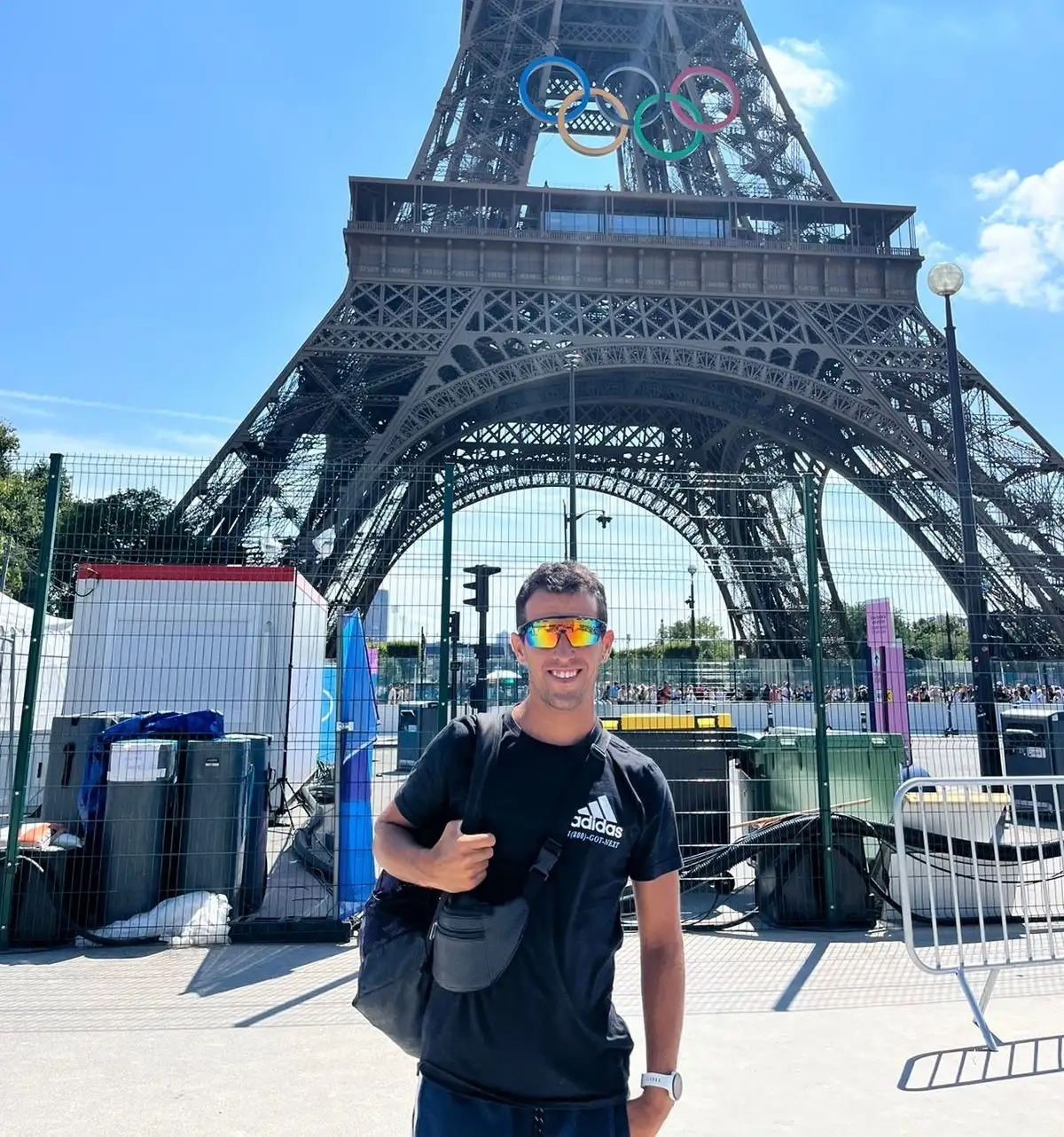 Con la Torre Eiffel de fondo. Santiago Cabrera