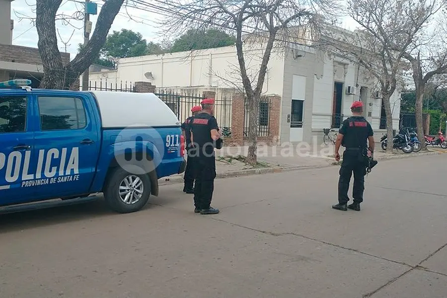Utilizando pirotecnia, se metió en una casa e intentó robarle a un vecino de Rafaela