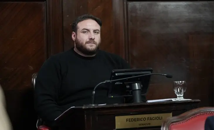 El legislador votó en contra