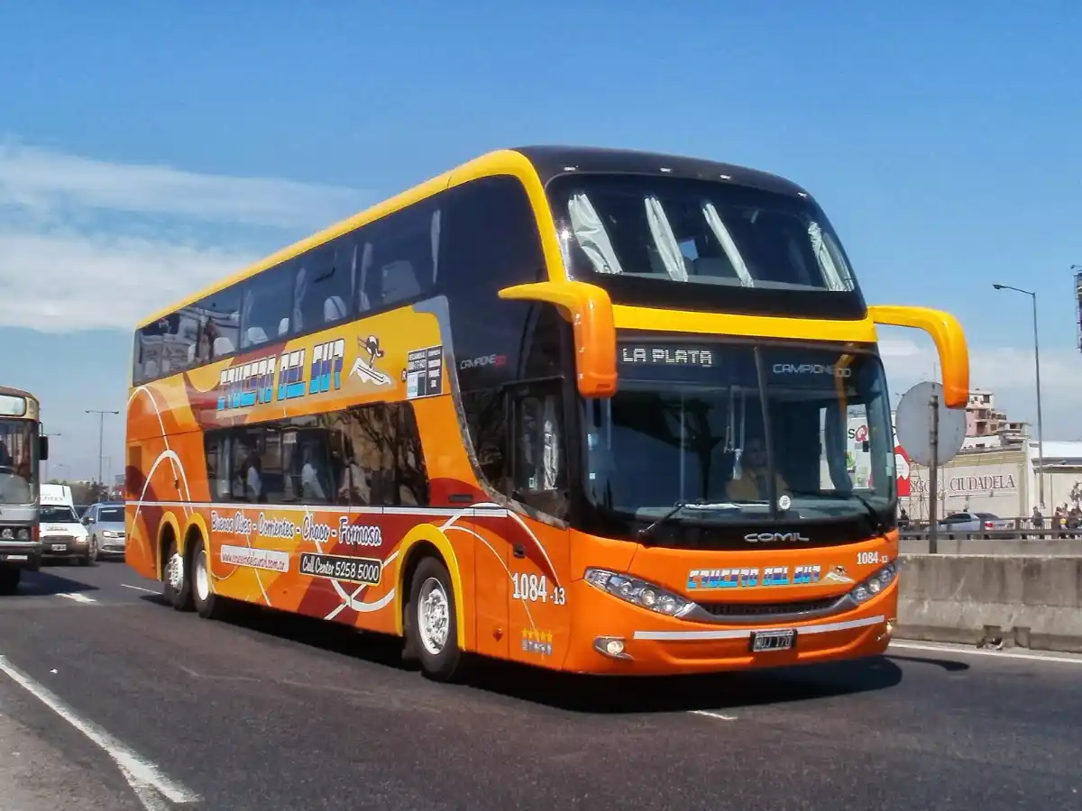 Delincuentes asaltaron un micro  argentino en Brasil y golpearon y  desnudaron a las dos únicas pasajeras