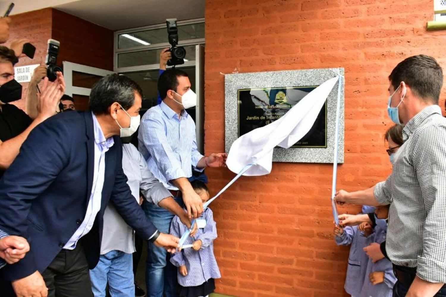 Solís inauguró nuevas obras educativas y de salud en el tercer día de su gira en el interior