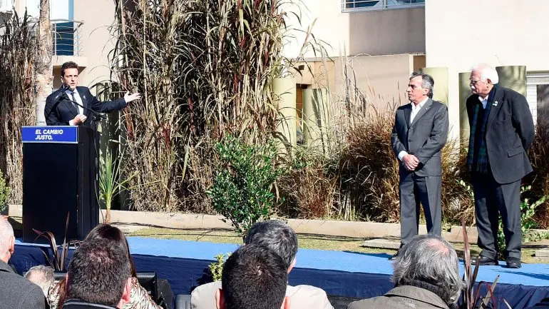 Massa presentó plan de vivienda y empleo en Malvinas Argentinas