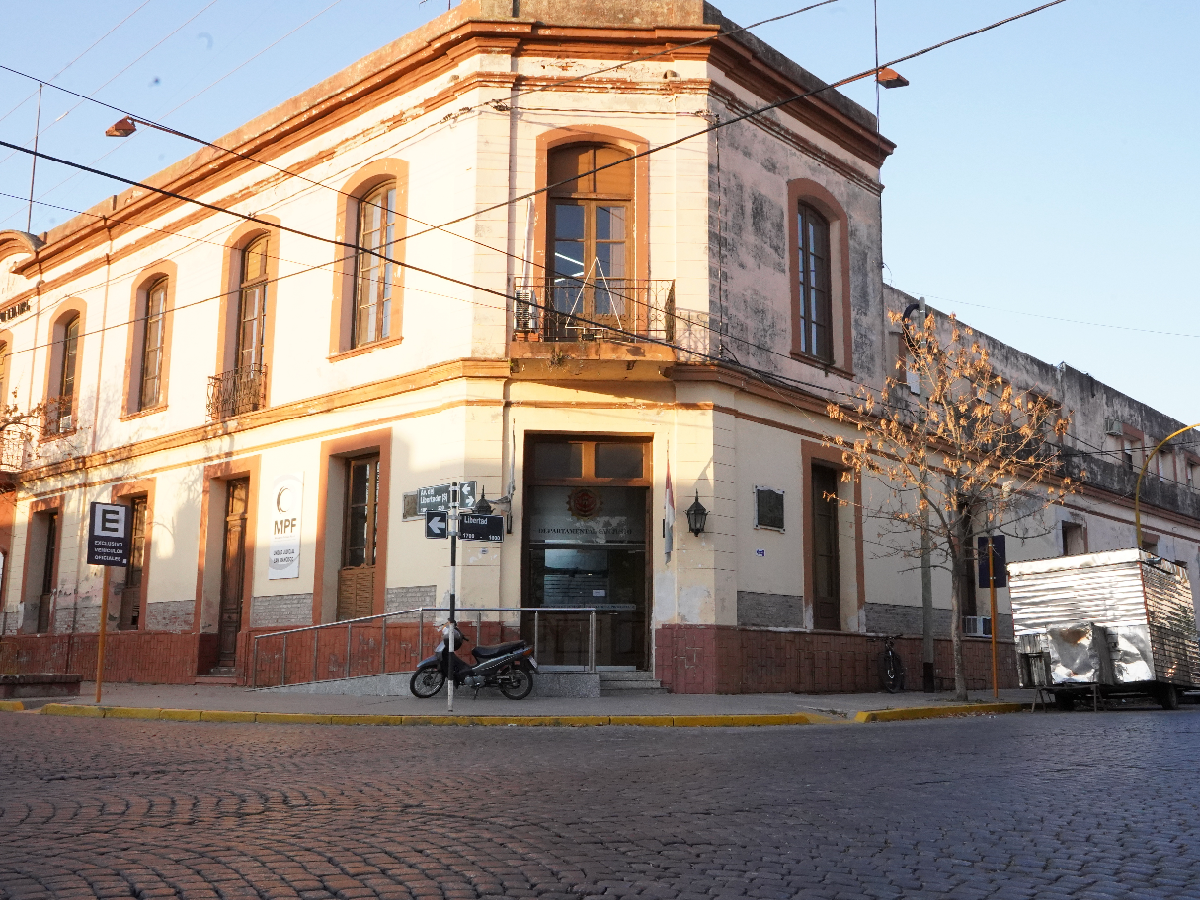 Pensó que era un ladrón que le  entraba a robar pero era su hijo 
