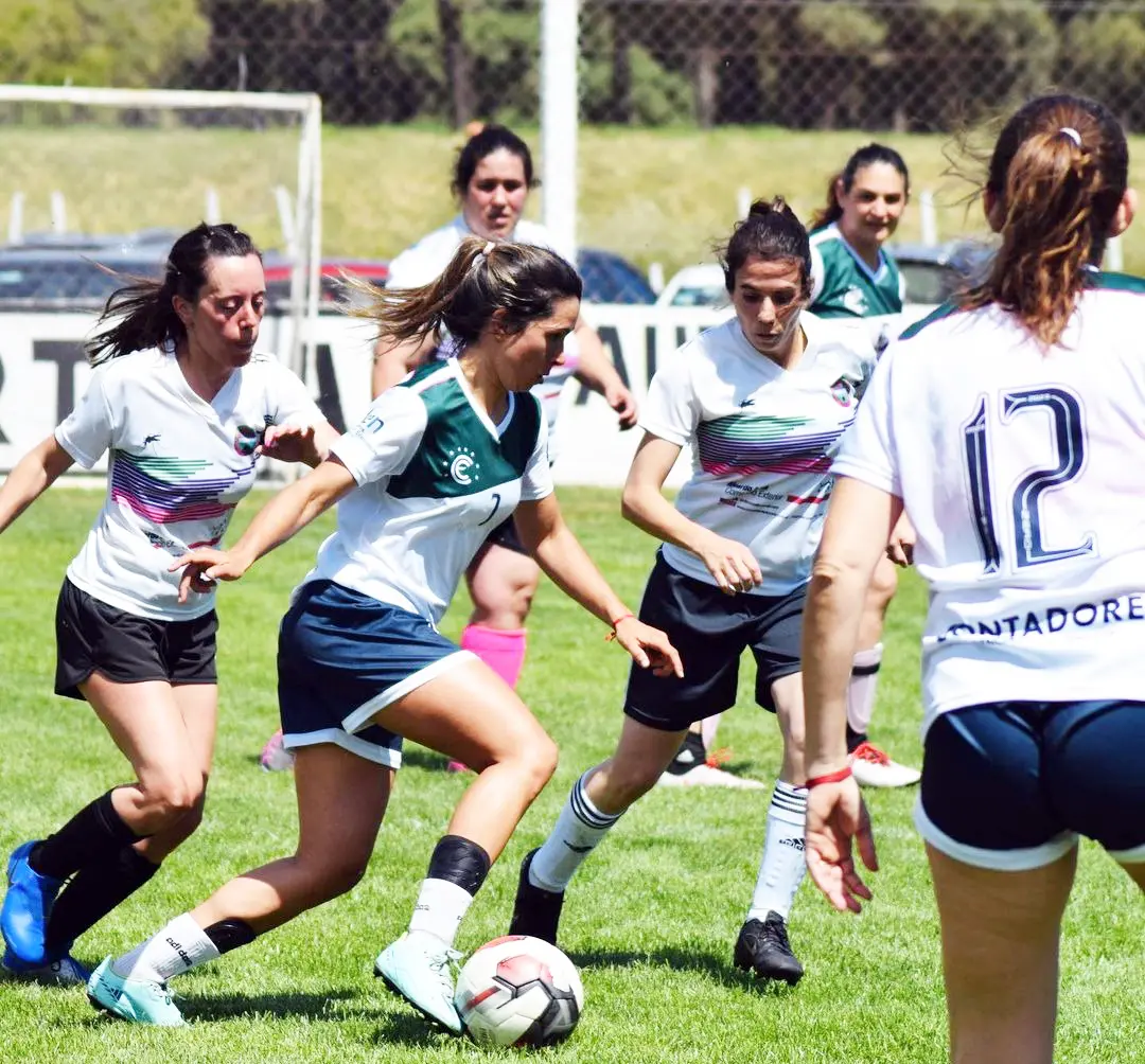 Fútbol. Una de las disciplinas presentes en la competencia