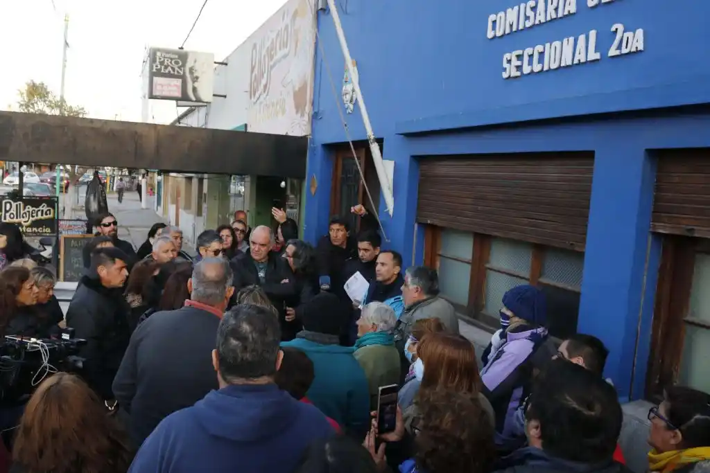 Vecinos de Berisso fueron a la comisaría a reclamar mayor seguridad: "No nos dieron ninguna solución"