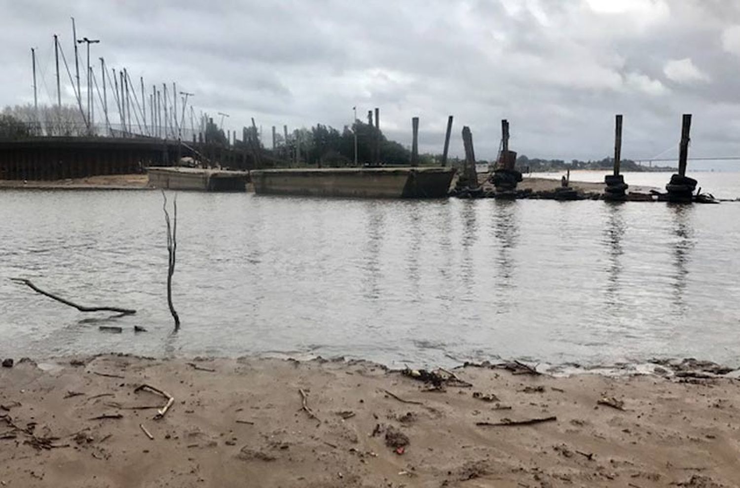 Aseguran que la bajante del río Paraná “podría revertirse recién para noviembre”