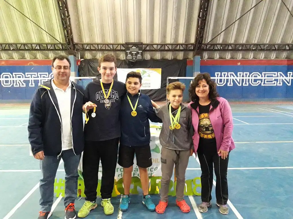 Primera fecha del Provincial de Badminton, en el Campus Universitario