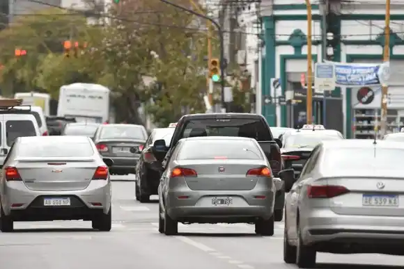 Por su alto precio, la venta de combustibles cayó un 11%