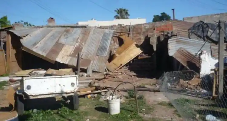Demuelen vivienda en confuso episodio