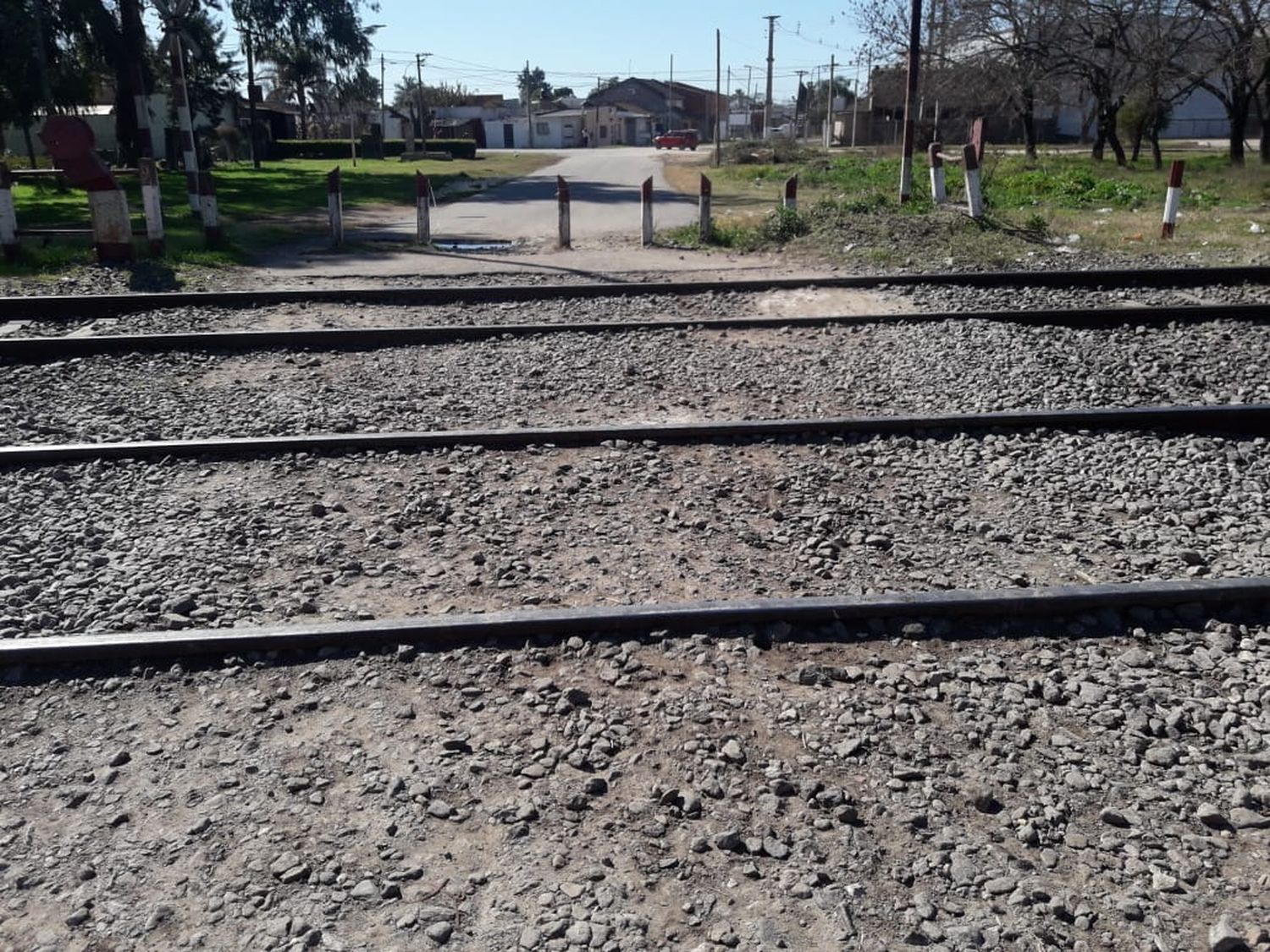 Reclamo por el mal estado del paso a nivel