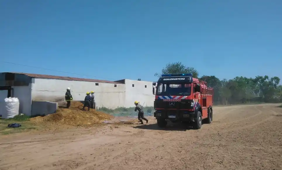 Se produjo un incendio en un terreno detrás del Hipódromo