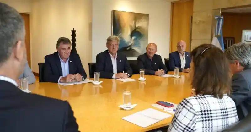 La canciller Mondino con la Mesa de Enlace