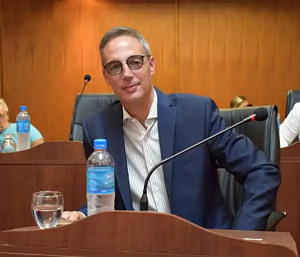 Insólito: Concejal de Bragado brindó una nota pero mandó un "copy paste" de Marcos Peña