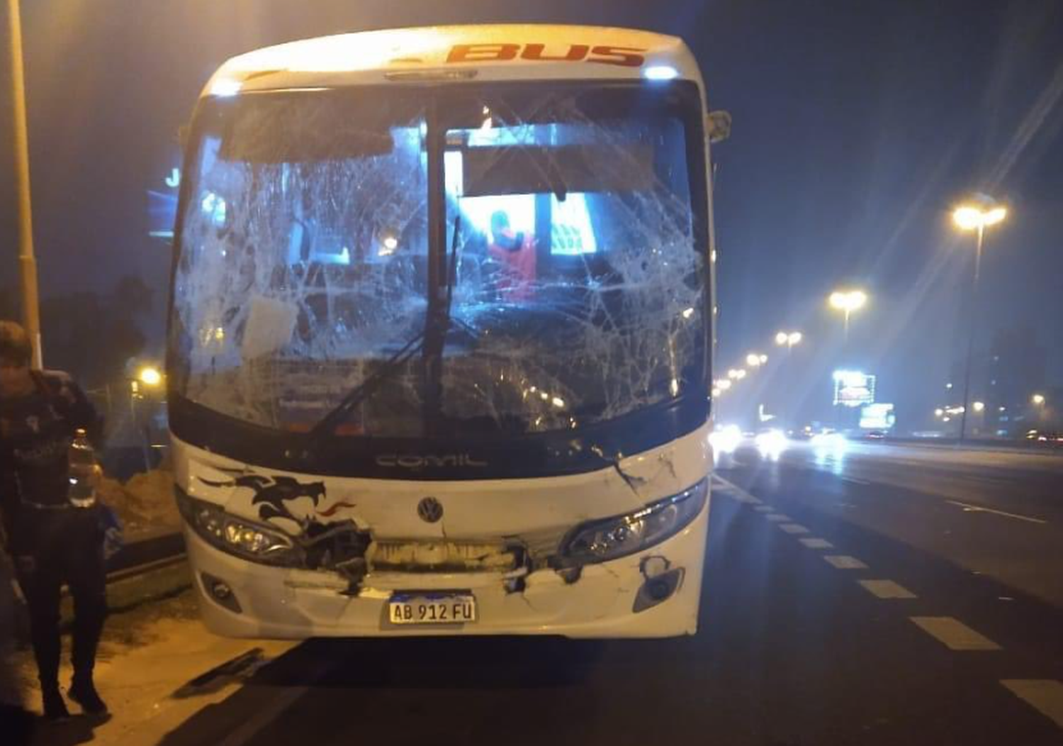 En la previa de la final con Boca, chocó un micro con hinchas de Tigre en Panamericana