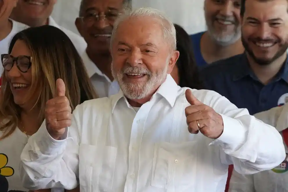 Por una ventaja mínima, Lula da Silva le ganó a Jair Bolsonaro y será presidente de Brasil