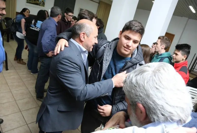 Ensenada: Alumnos partieron hacia las Islas Malvinas para su viaje de egresados