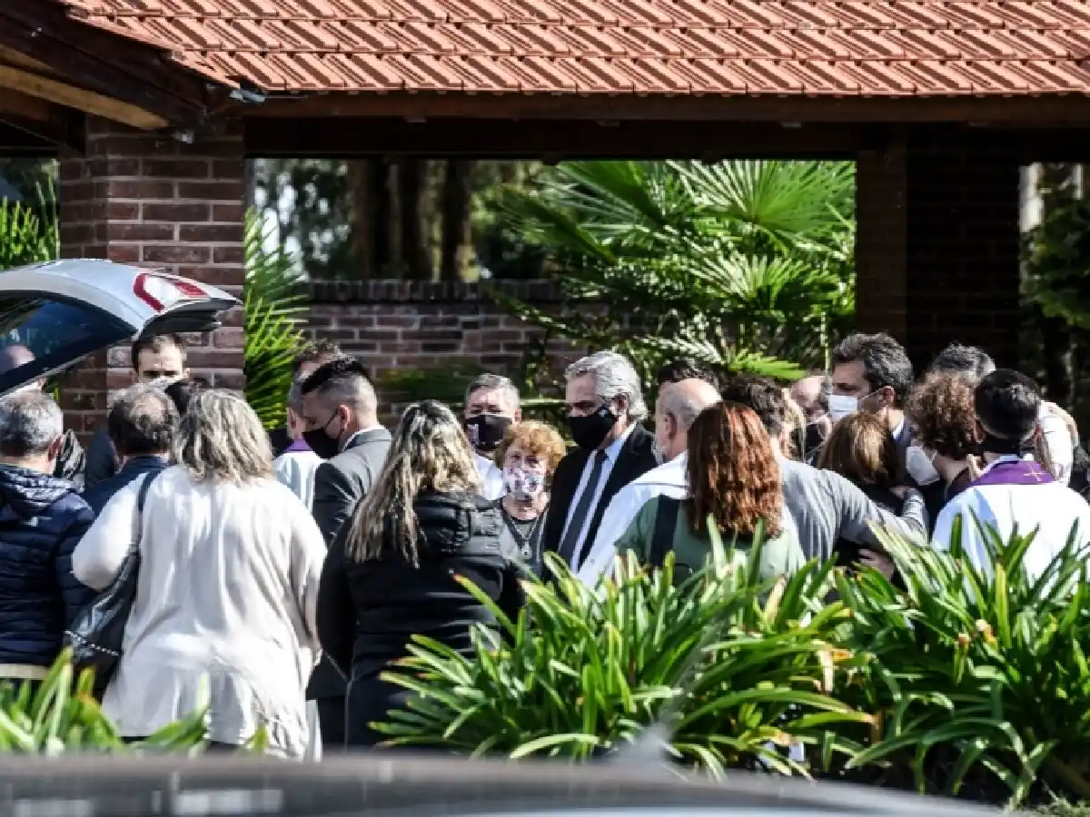 Inhumaron los restos del ministro Meoni en el cementerio de Junín