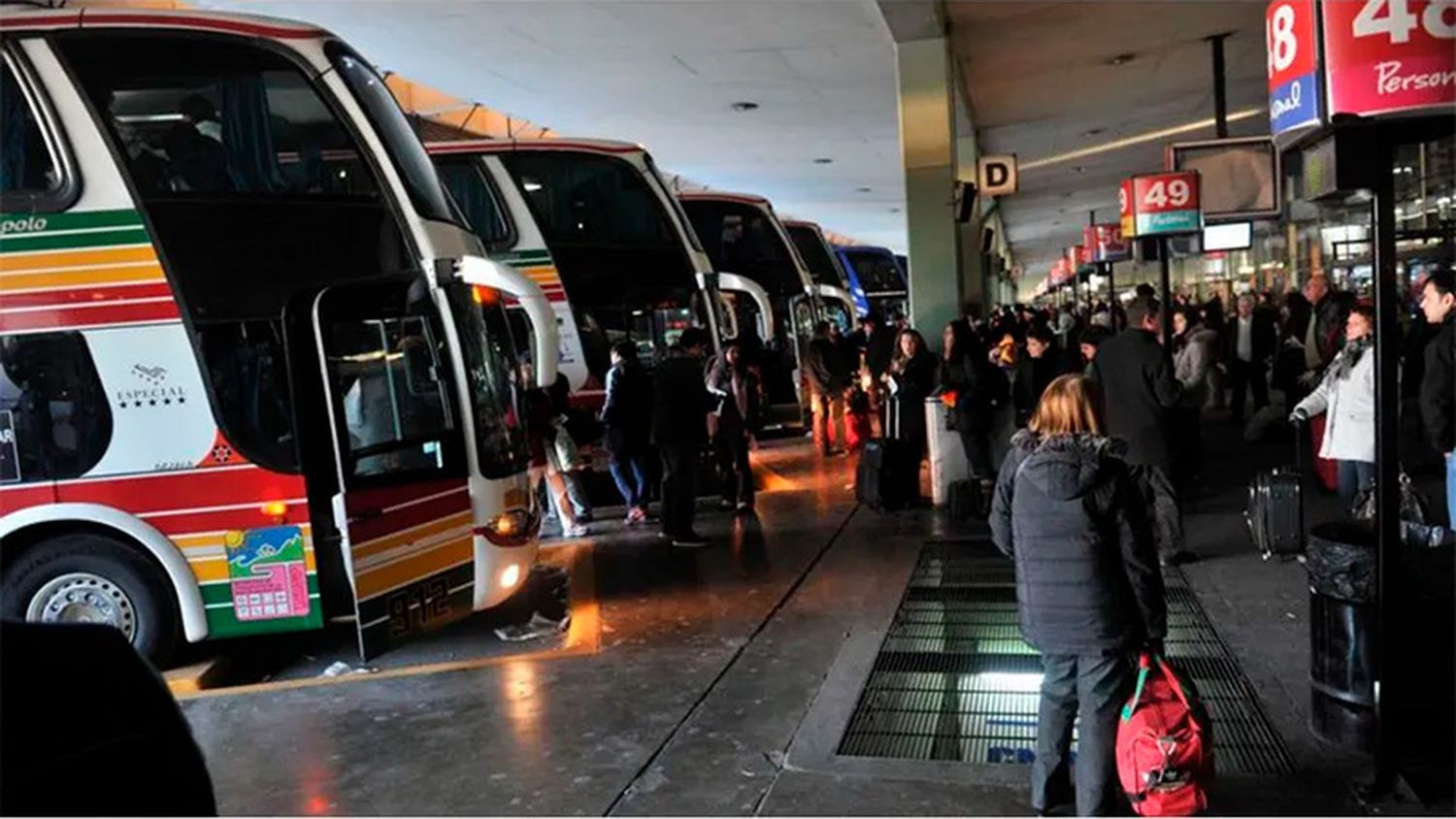 Habilitan entrada de micros internacionales y readecuan condiciones de cruceros