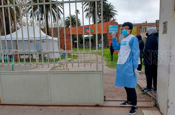 Destacan una positividad del 36,5 por ciento en el nuevo vacunatorio del Espacio Unzué