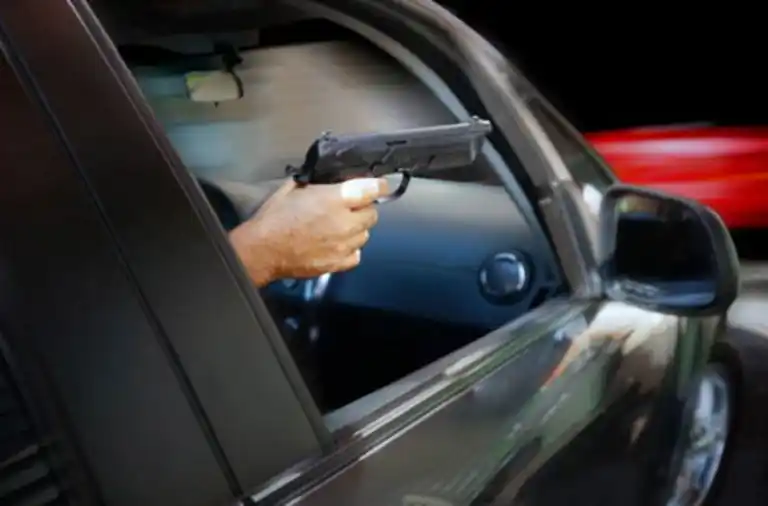 Un hombre fue baleado desde un auto en Rosario