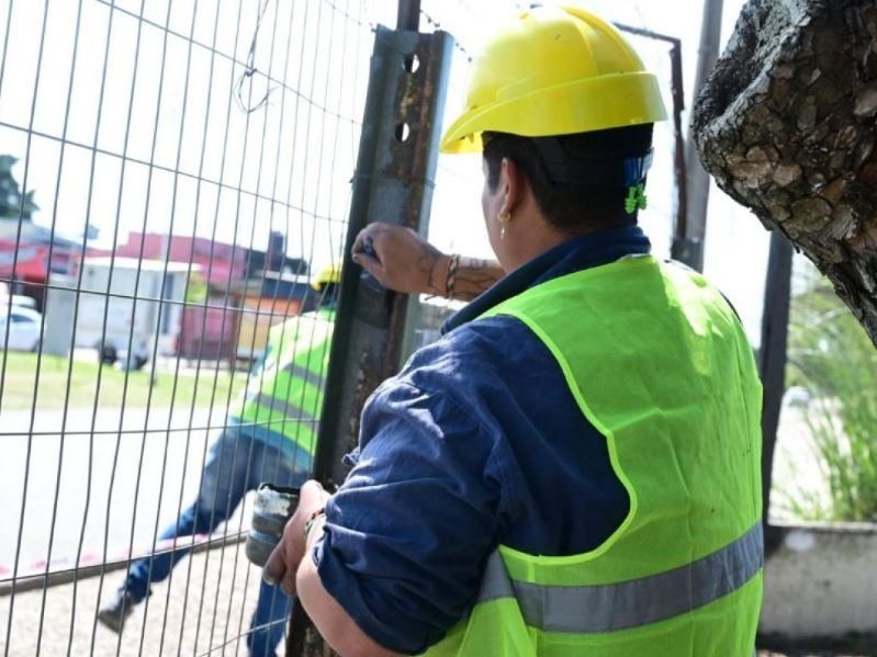 Con la participación de los internos de la UP9, comenzaron los trabajos para poner en condiciones el Corsódromo