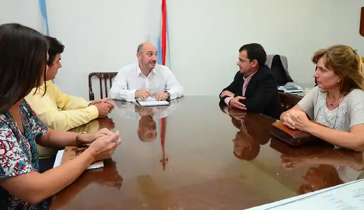 Tramitarán mejoras para el hospital San Isidro Labrador de Larroque