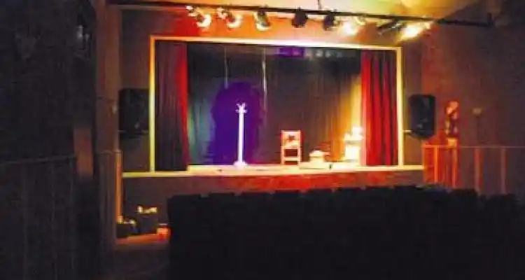 El teatro de Santa Lucía también tiene cine