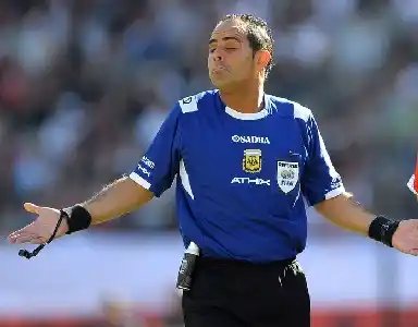 Pablo Lunati fue parado por una fecha tras el polémico penal a River