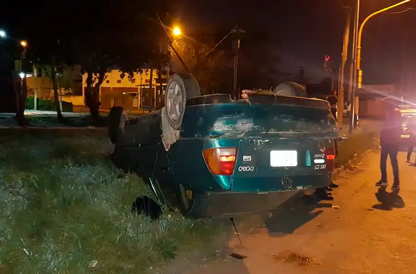 Vuelco en el barrio San Antonio: alcohol y agresión a las fuerzas de seguridad
