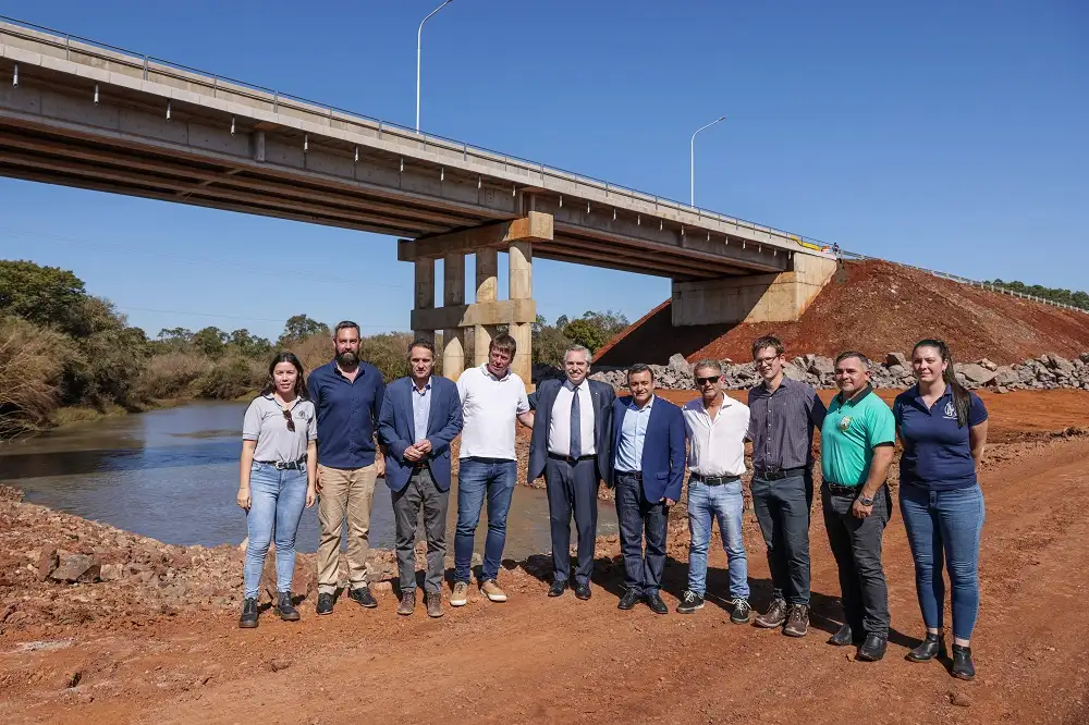 Alberto Fernández recorrió obras en Misiones.