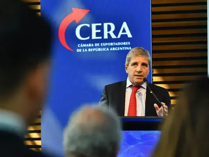 Luis Caputo.